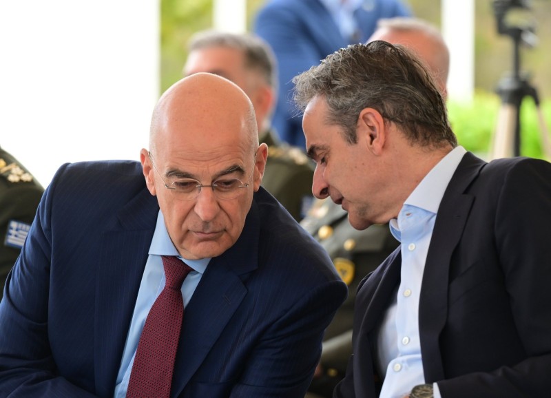 Τέλος και δια νόμου τα αντίσκηνα μπροστά στο μνημείο του Άγνωστου Στρατιώτη – Ο Ν.Δένδιας στήριξε τον Κ.Μητσοτάκη