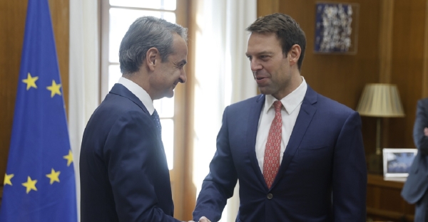 Νομοσχέδιο για ομόφυλα ζευγάρια: Αντίδραση Κασσελάκη στην αναφορά Μητσοτάκη – Πώς απαντά ο Μαρινάκης