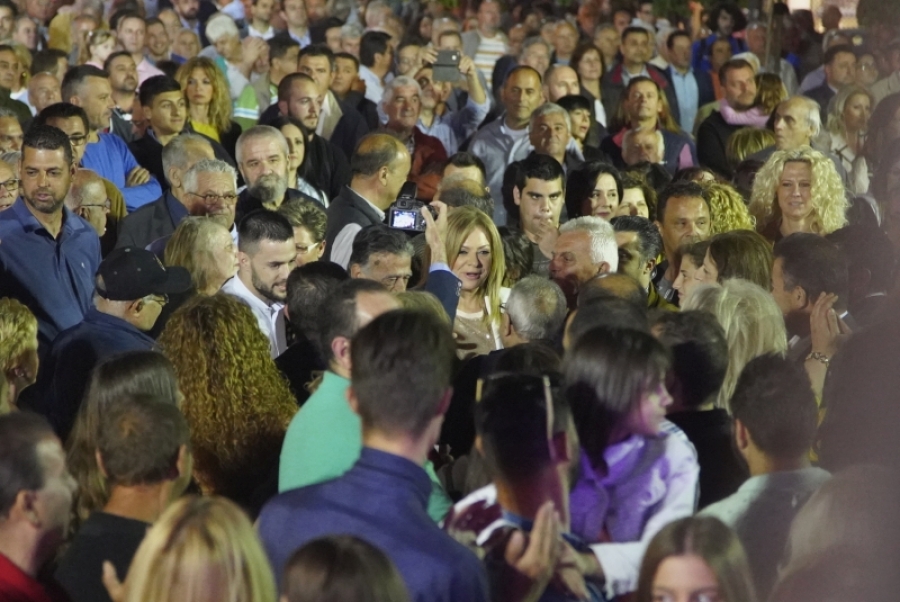 Συγκλονιστική συγκέντρωση στην Πλατεία Δημοκρατίας - Χριστίνα Σταρακά: «Το Αγρίνιο μίλησε, στις 26 Μαΐου αλλάζουμε σελίδα»