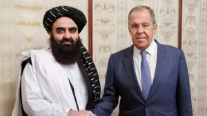 Η Ρωσία «κατέλαβε» το Αφγανιστάν «αθόρυβα» και χωρίς να ρίξει ούτε μια σφαίρα αναγνωρίζοντας τους Ταλιμπάν!
