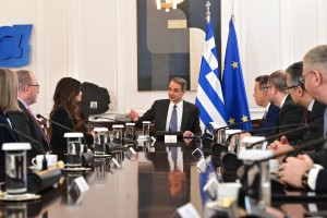 Έπεσαν οι υπογραφές με την Chevron: Παρούσα ήταν και η Αμερικανίδα πρέσβης Κ.Γκιλφόιλ