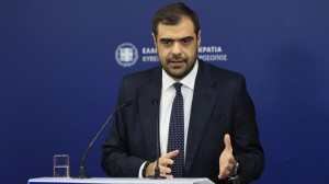 Μαρινάκης: «Την Τετάρτη τα μέτρα για τους αγρότες με ή χωρίς την παρουσία τους»