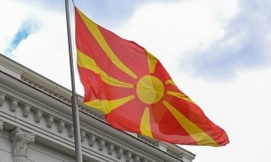 Σκόπια: Aφαιρέθηκαν από την Έκθεση Προόδου όλες οι αναφορές σε «μακεδονική γλώσσα και ταυτότητα»