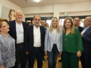 Η πρόεδρος του Κινήματος Αλλαγής Φώφη Γεννηματά και ο πρώην Πρωθυπουργός Γιώργος Παπανδρέου στο εκλογικό κέντρο της Χριστίνας Σταρακά