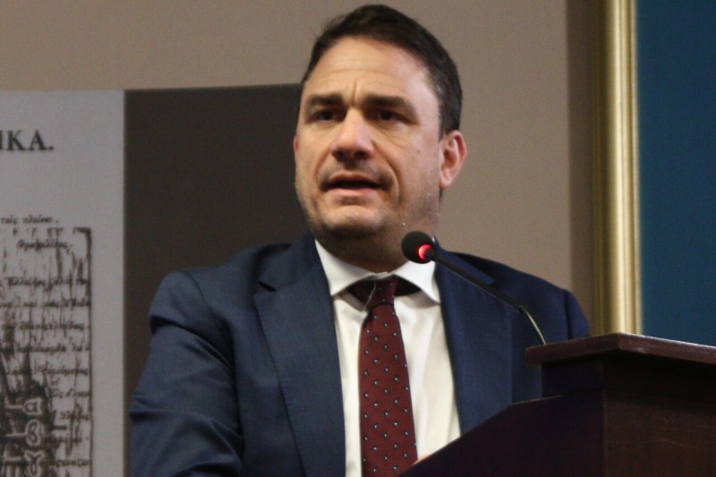 ΠΑΣΟΚ - Κ. Τσουκαλάς: «Απίστευτο φιάσκο» - «Αντισυνταγματική τροπολογία» με φόντο τις εργολαβίες