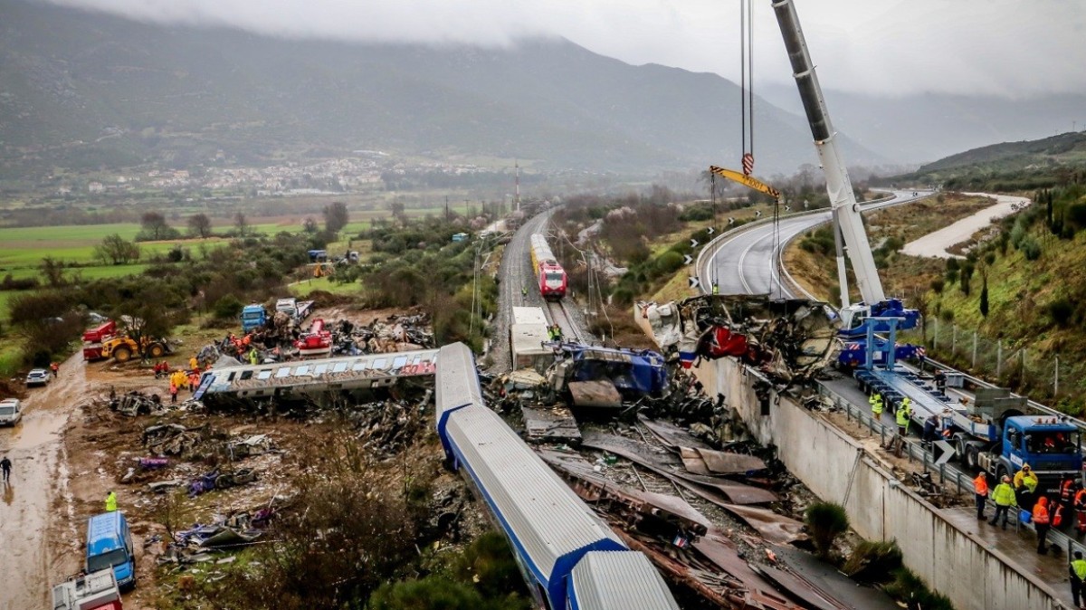 Άπειρη και αρχάρια ήταν η προϊσταμένη του ανακριτικού γραφείου της Πυροσβεστικής στα Τέμπη!