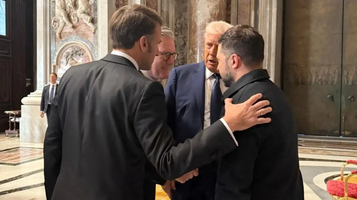 Ν.Τραμπ – Ε.Μακρόν: Ειδικός διάβασε τα χείλη του Αμερικανού προέδρου στο Βατικανό – «Δεν πρέπει να είσαι εδώ»