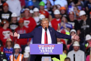 Ένας χρόνος από τη νίκη του Ντόναλντ Τραμπ στις προεδρικές εκλογές των ΗΠΑ: Η ανάρτηση του Λευκού Οίκου